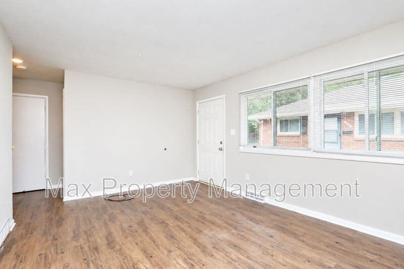 Des Moines House: 3426 SW 8th Street
