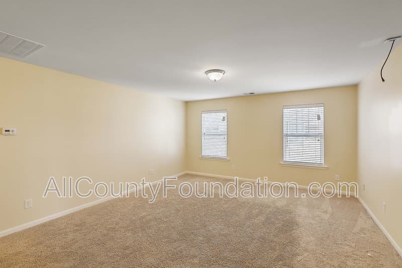 Summerville House: 431 Flat Rock Ln