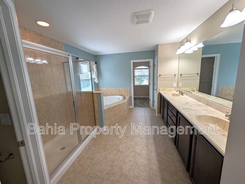 Tampa House: 7714 Landcare Ln