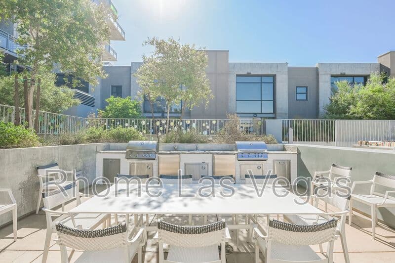 Las Vegas Condo: 353 E Bonneville Ave