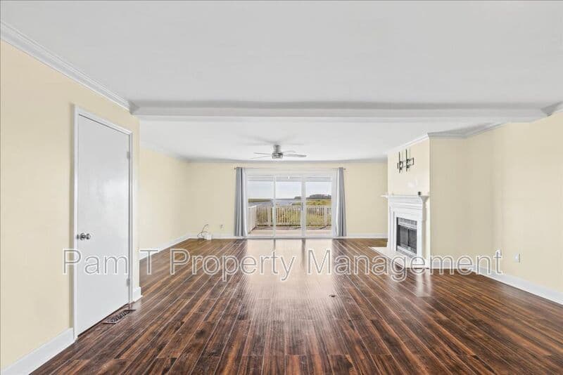 Savannah Townhome: 12502 Apache Ave