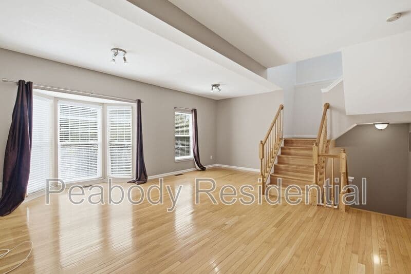 Sterling House: 46670 Cavendish Sq