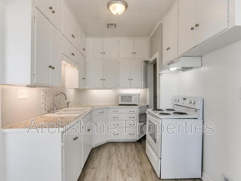 Oklahoma City House: 3501 Northwest Liberty Street