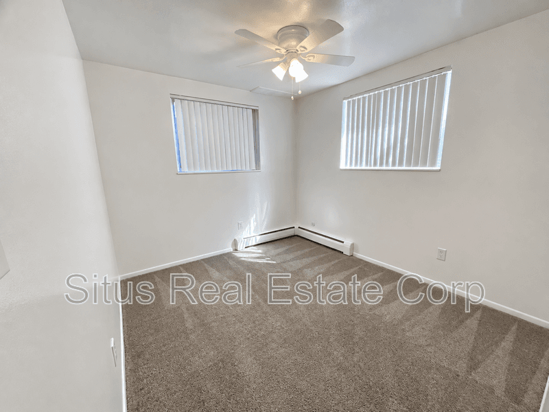 Lakewood House: 1330 Zephyr St.