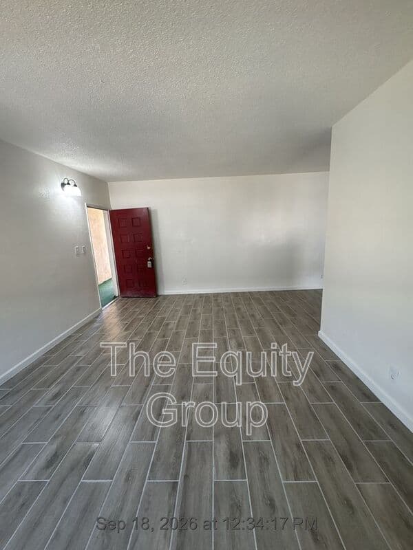 Hanford House: 560 South Richmond Avenue- 4