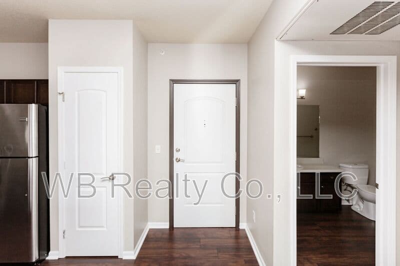 Grimes Condo: 1951 N James St