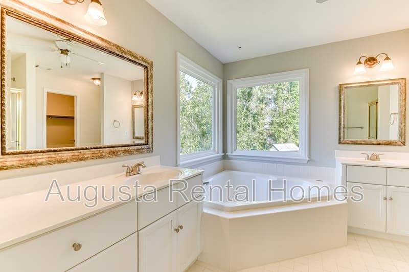 Evans House: 4135 Fox Brush Drive