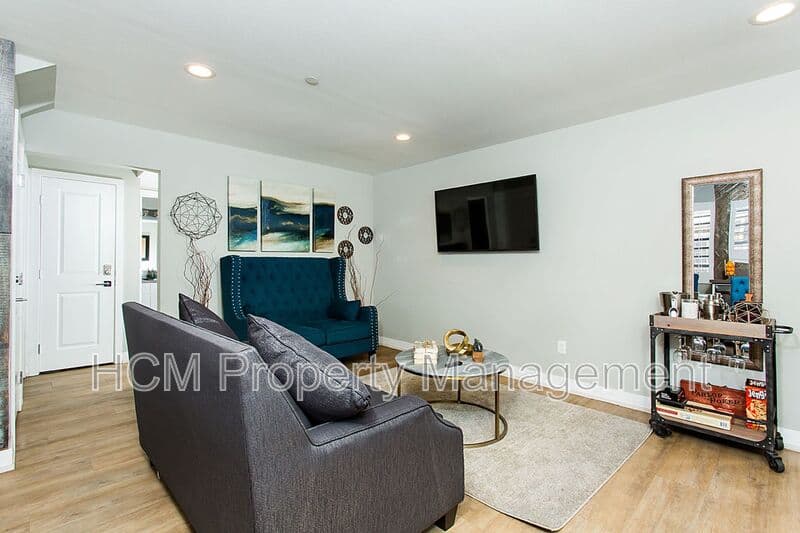 Los Angeles Condo: 9009-9011 S Normandie Ave