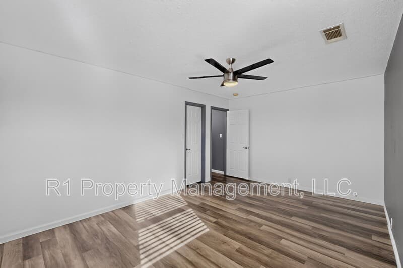 Rio Rancho House: 233 Nicklaus Drive Southeast
