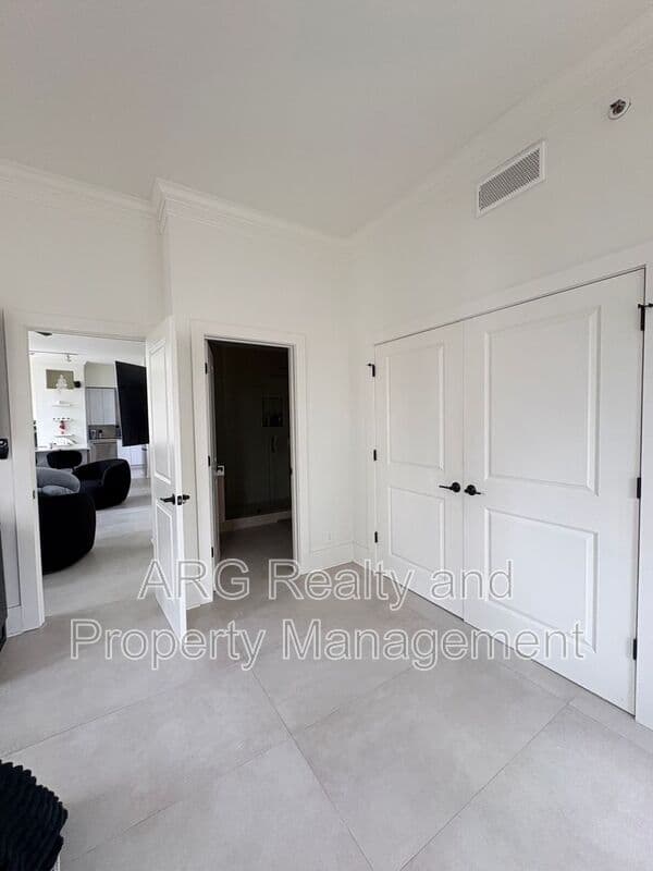 Atlanta House: 57 Forsyth St