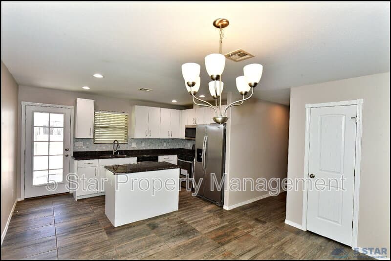 Horizon City House: 963 Aircoupe Way !!