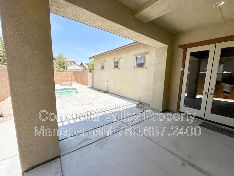 Cathedral City House: 511 Via Assisi