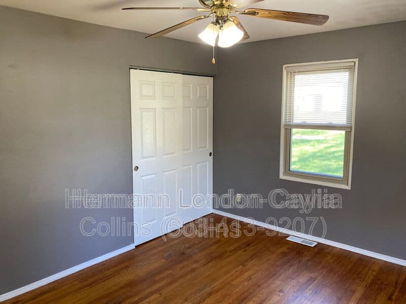 Florissant House: 2465 Hawthorne Manor Drive