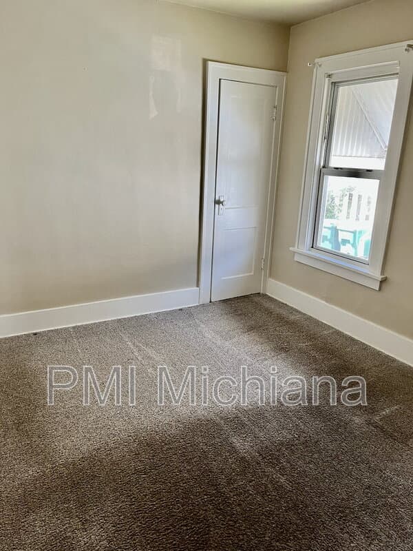 Mishawaka House: 121 W 12th St