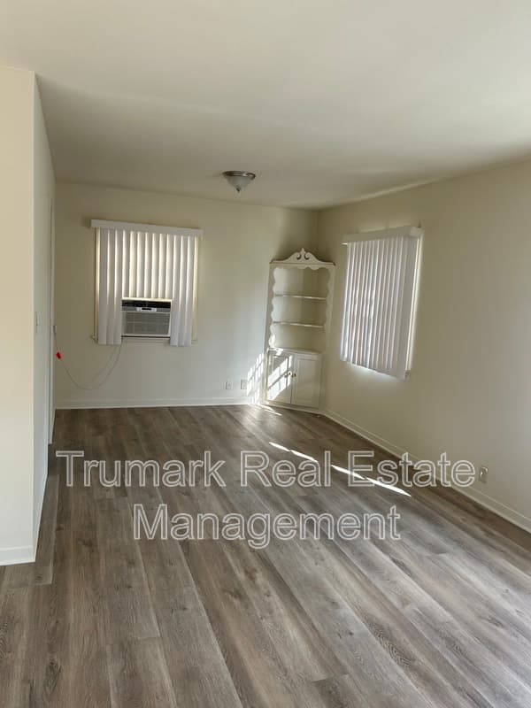 Glendale Condo: 1447 E Broadway