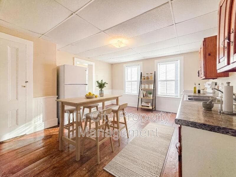 Bennington Condo: 30-32 Main Street - 32