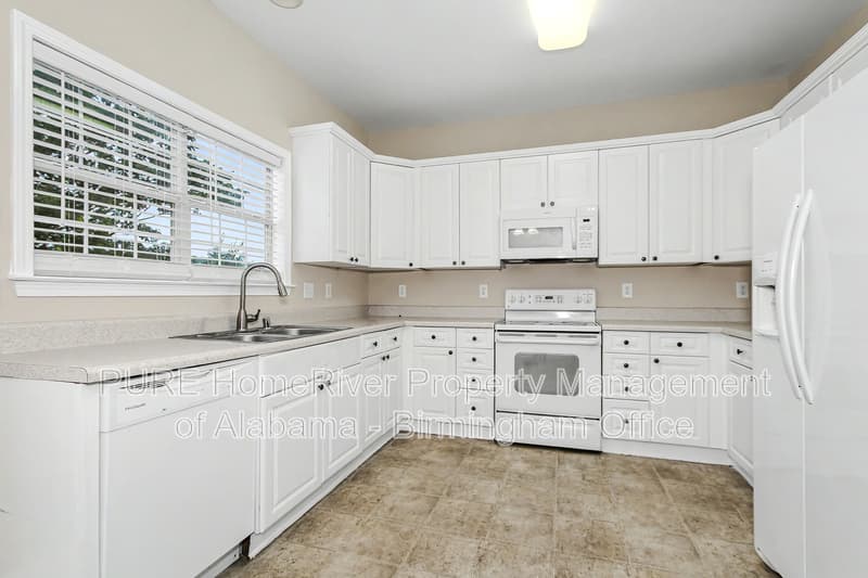 Helena House: 963 Old Cahaba Drive