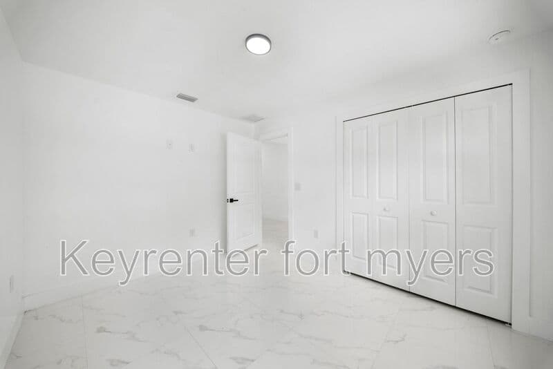 Lehigh Acres House: 668 CHEMSTRAND ST E