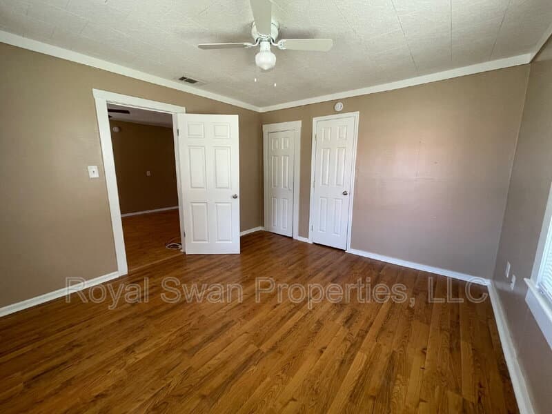 Lakeland House: 4520 Clubhouse Road