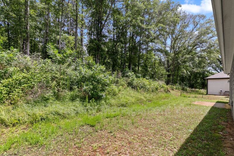 Clanton House: 275 Avalon Way