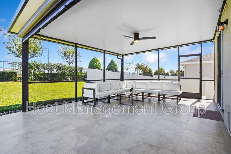Minneola House: 3234 Hill Point St