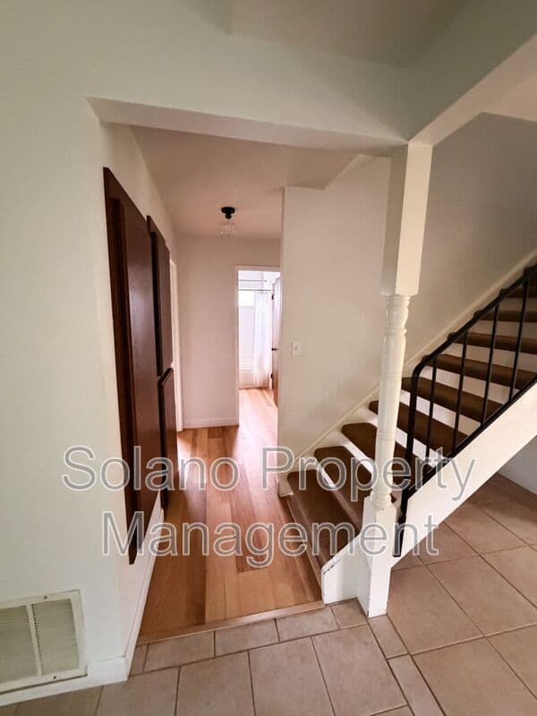 Dixon House: 950 Pembroke Way
