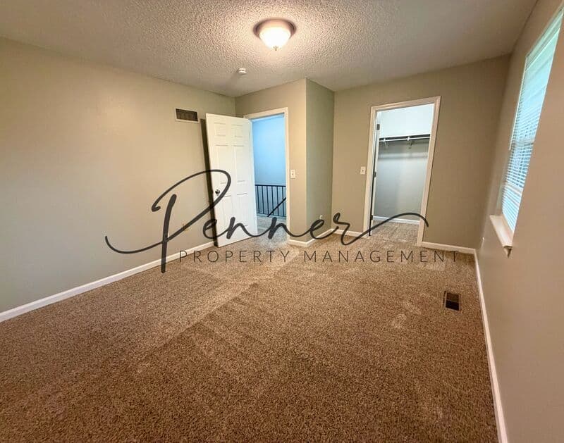 Blue Springs House: 2614 NW 3rd Terrace