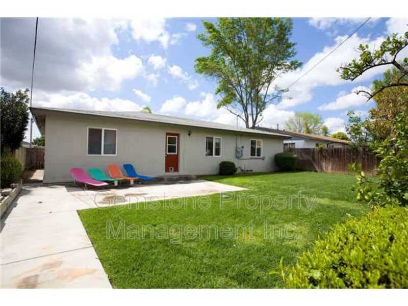 San Diego House: 5744 Mary Lane Dr