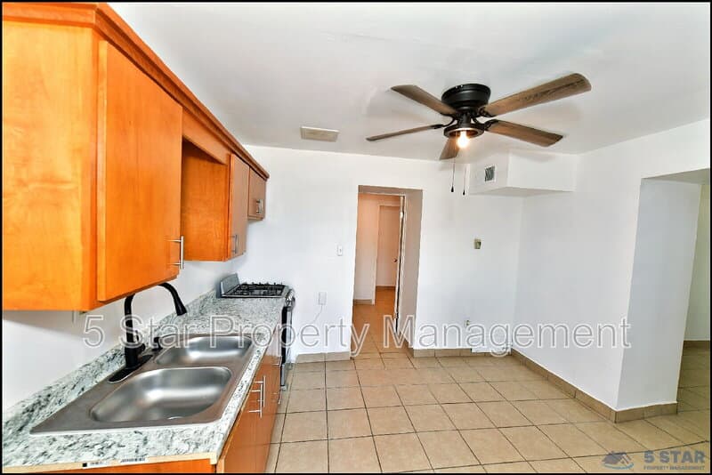 El Paso Condo: 1908B Olive Ave !!