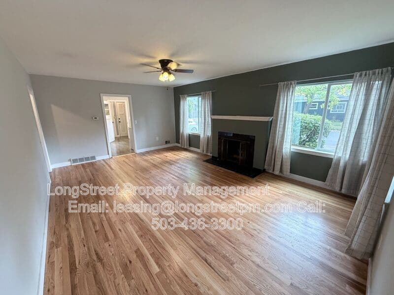Salem House: 390 23rd St SE