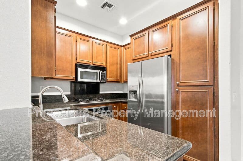 Chula Vista Townhome: 2175 Condor Drive