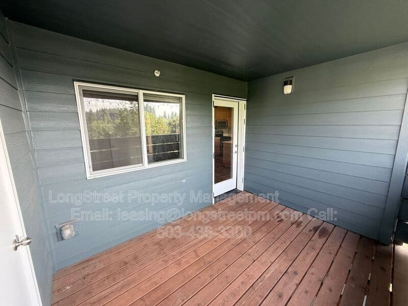 Keizer House: 3655 Pleasant View Dr NE