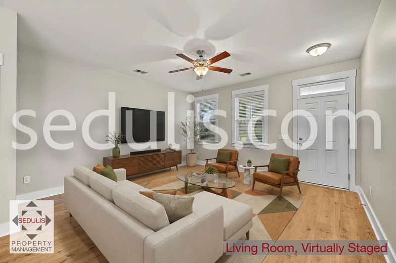 North Charleston House: 3923 Four Poles Park Drive