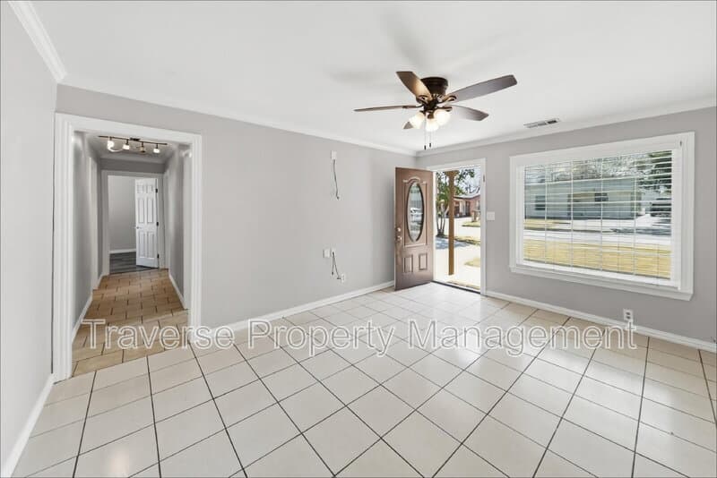 Fort Worth House: 1221 Blalock Avenue
