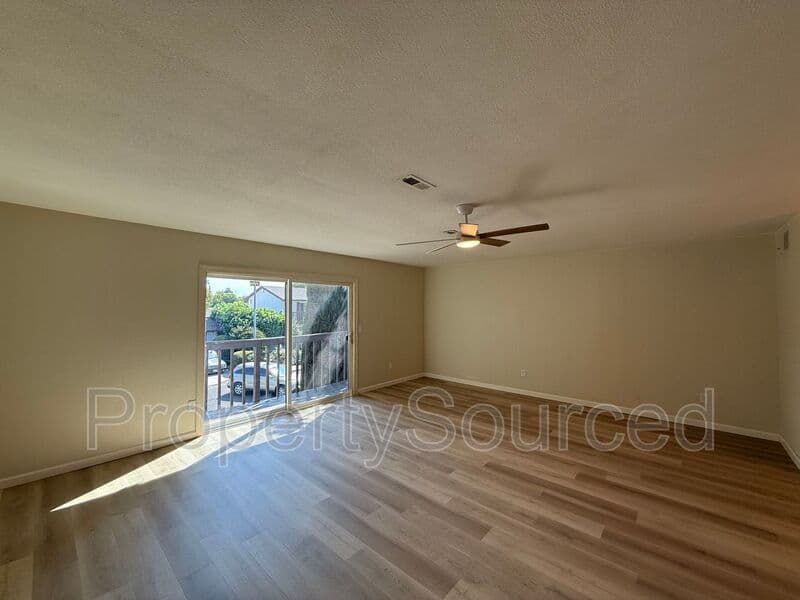 Modesto House: 317 De Vega Ct