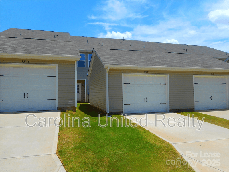 Charlotte Townhome: 12715 Wandering Brook Dr