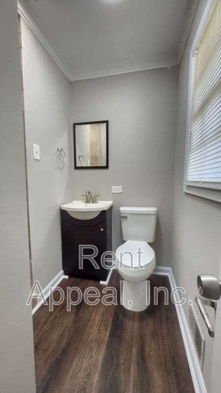 Decatur House: 2353 Greenway Drive