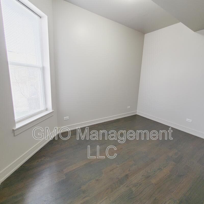 Chicago Condo: 2735 West Flournoy Street