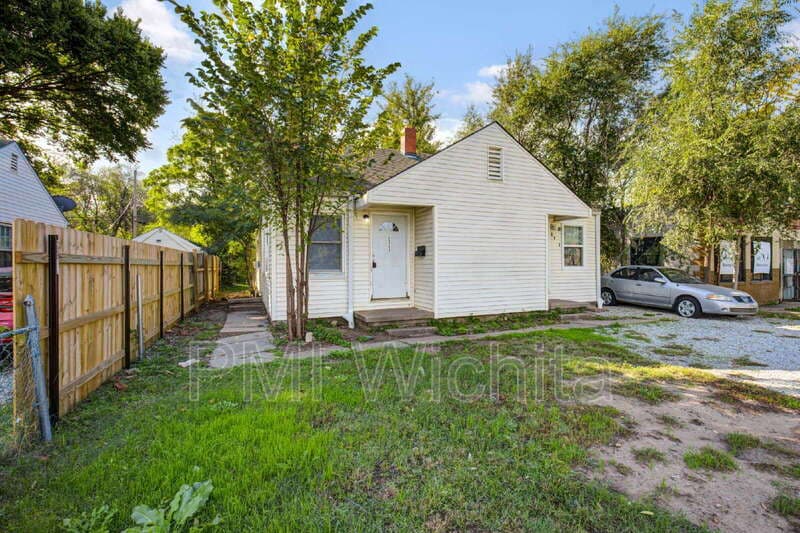 Wichita Condo: 2513 East 9th Street North