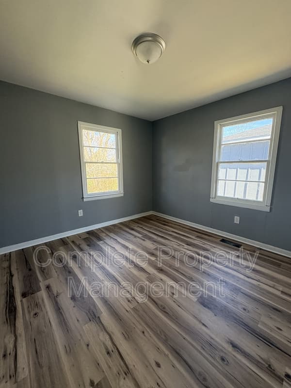 Bessemer House: 808 Fairfax Avenue