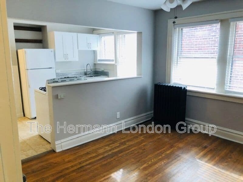 Saint Louis Condo: 4936-4938 Potomac