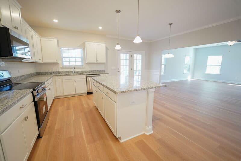 Bloomingdale House: 166 Guana Ln