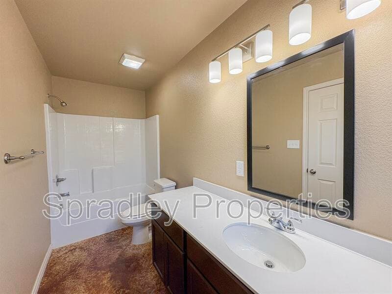 Belton Condo: 1008B Llano Ct