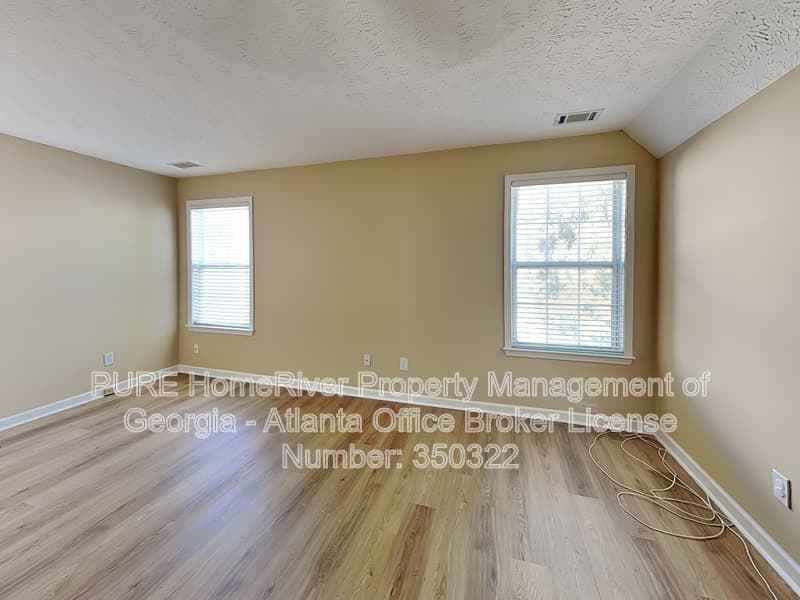 Alpharetta House: 1155 Winthrope Chase Dr