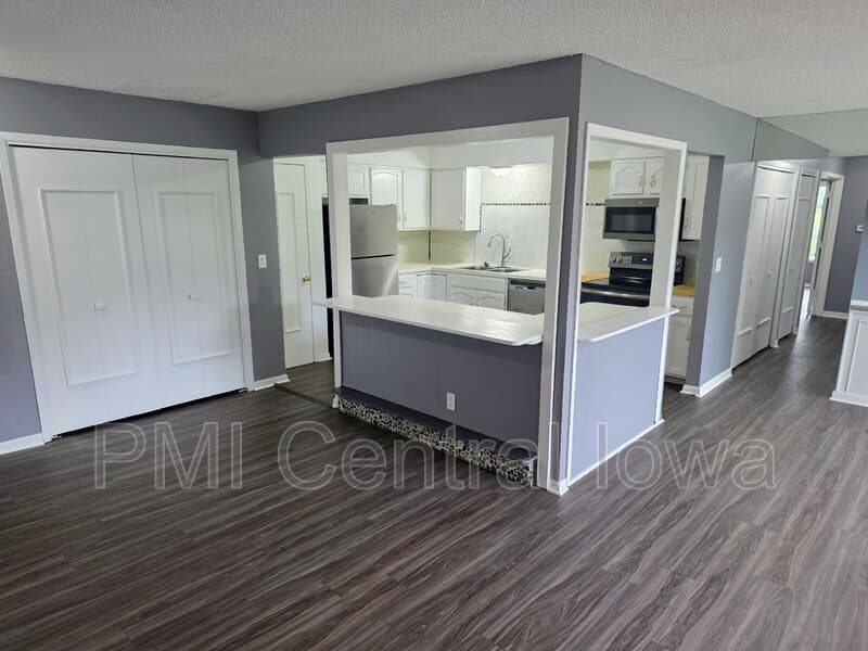 West Des Moines Condo: 1100 50th Street