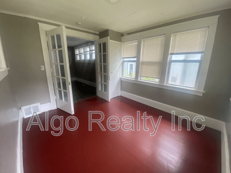 Minneapolis House: 2511 Logan Ave N
