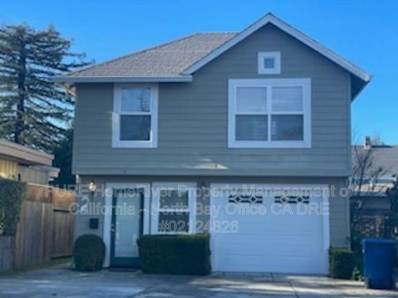 Petaluma House: 2 Raymond Heights