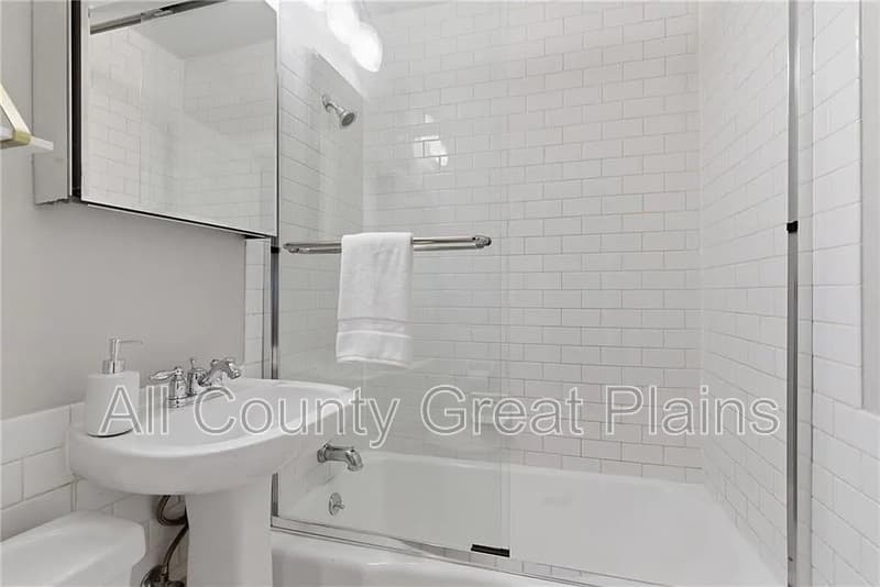 Kansas City Condo: 4540 Broadway