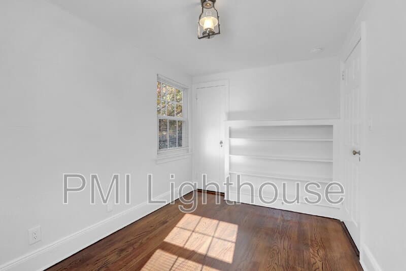 Manhasset House: 109 Chase Road