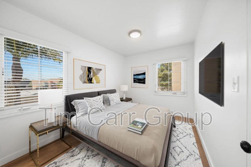 Costa Mesa Condo: 123 E 18th Street